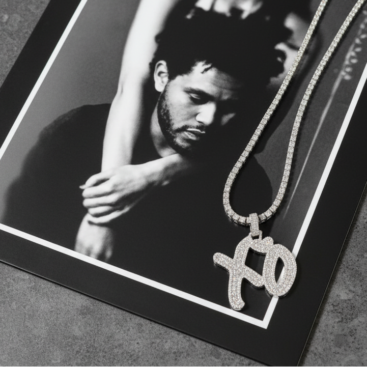 Necklace with a xo pendant on the weeknd chain ther weeknd pendant 
